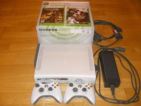 Xbox360+2mandos+SFIV+Gears of war 2