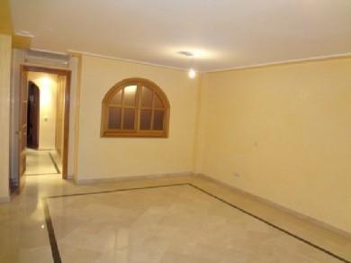 Apartamento con 2 dormitorios se vende en Marbella, Costa del Sol