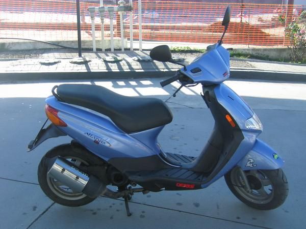 VENDO DERBI ATLANTIS  CELESTE