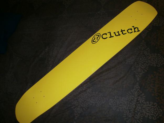 Se vende tabla de longboard ( skate ) marca clutch muy buena...