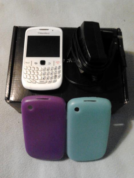 Vendo blackberry modelo 8520 de color blanco