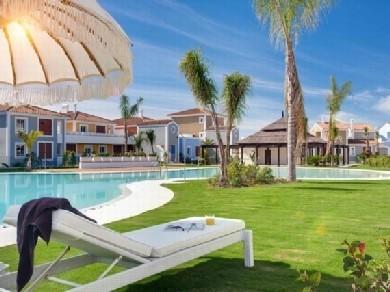 Apartamento con 2 dormitorios se vende en Estepona, Costa del Sol