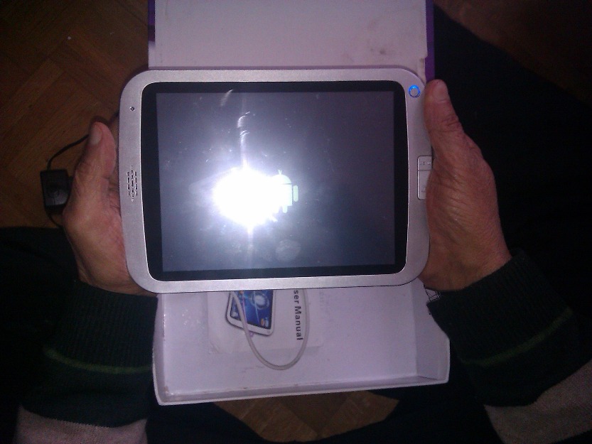 se vende tablet Eken