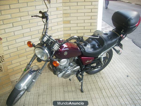 Vendo  YAMAHA SR 250 DEL AÑO 2000,COLOR GRANATE