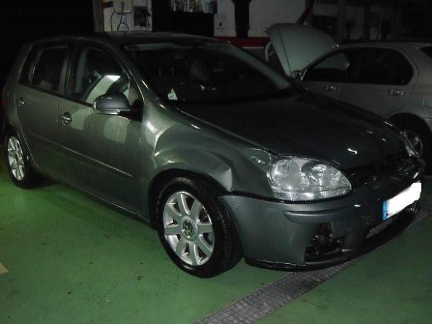 volkswagen golf serie 5 con golpe