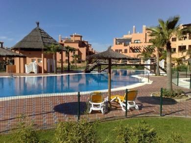 Apartamento con 3 dormitorios se vende en Estepona, Costa del Sol