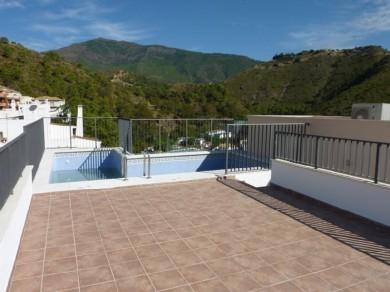 Apartamento con 3 dormitorios se vende en Benahavis, Costa del Sol