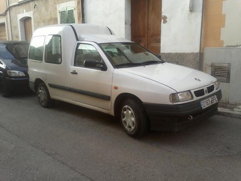 Se vende urgente furgoneta Seat Inca blanca muy buen estado