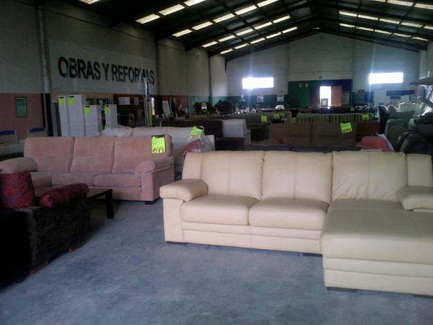 fabrica llena de sofas en liquidacion