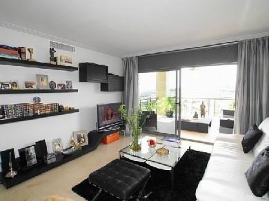 Apartamento con 2 dormitorios se vende en Estepona, Costa del Sol