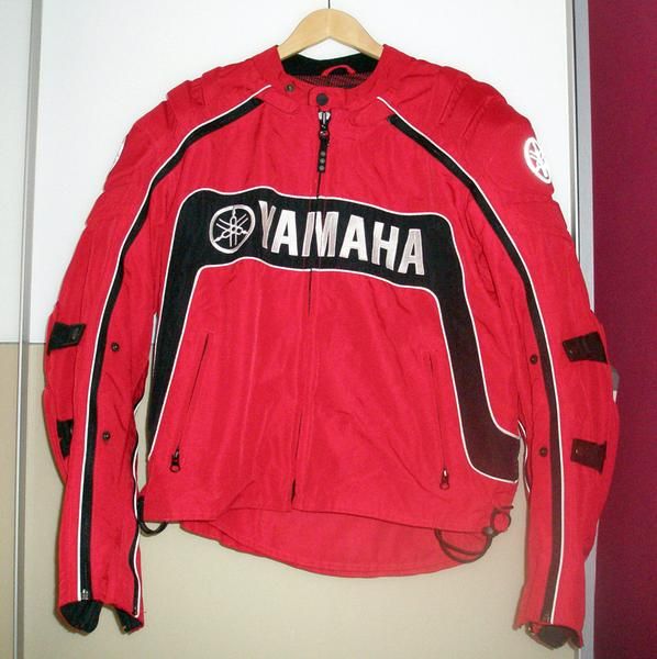 VENDO CAZADORA YAMAHA JOE ROCKET ROJA Talla M HOMBRE