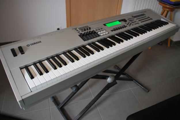 YAMAHA MO8 SINTETIZADOR WORKSTATION (NUEVO) MARBELLA