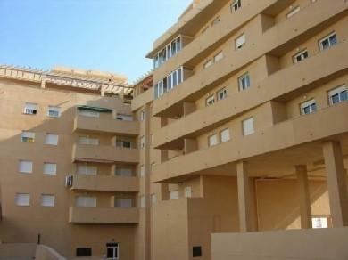 Apartamento con 3 dormitorios se vende en Estepona, Costa del Sol