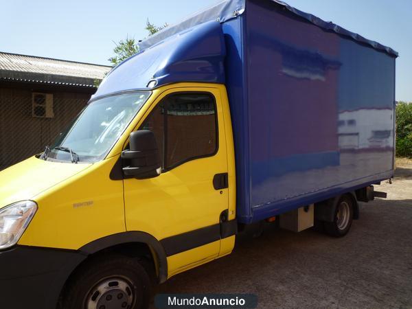 Iveco 35C15 con plataforma