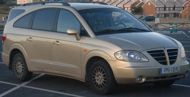 Ssangyong Rodius XdiLimited Aut. 24.000 € ( 2006 ) 30. 000 Kms  / Tel. 629 606 144