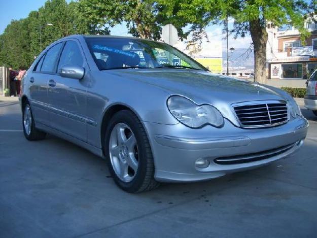 Comprar Mercedes C 270 CDI Avantgarde PIEL '02 en Armilla