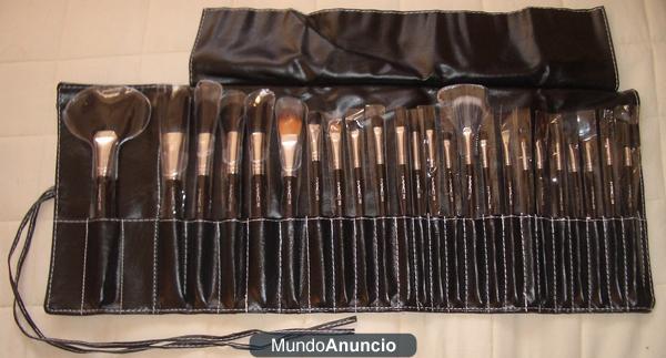 MANTA DE 24 BROCHAS DE MAQUILLAJE MAC