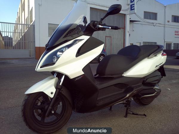 Scooter Kymco Superdink 300i como nueva