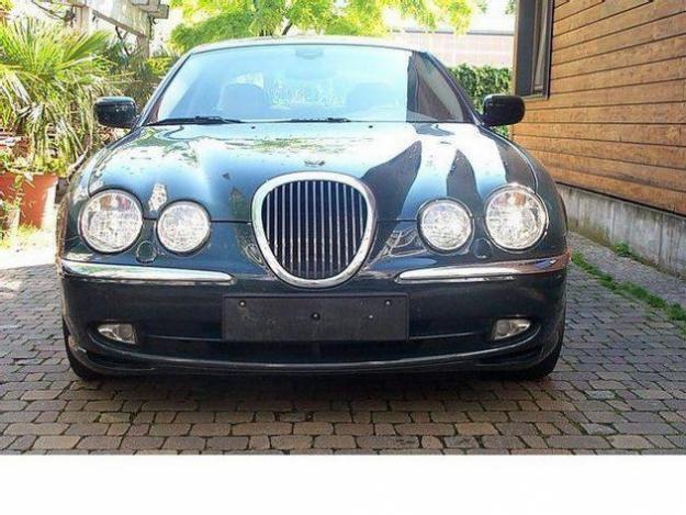 Venta de coche Jaguar S-Type 4.0 V8 '01 en Basauri