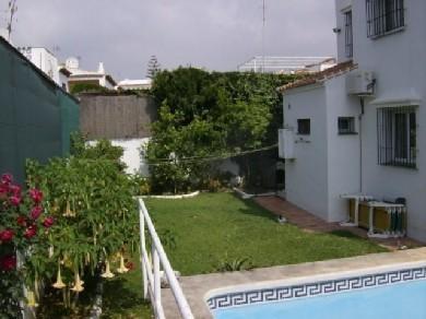 Chalet con 6 dormitorios se vende en Nerja, Costa del Sol, Axarquia