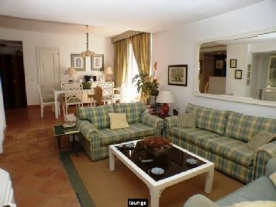 Apartamento con 2 dormitorios se vende en Marbella, Costa del Sol