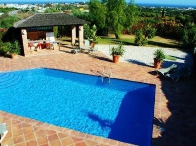 Chalet con 5 dormitorios se vende en Benahavis, Costa del Sol