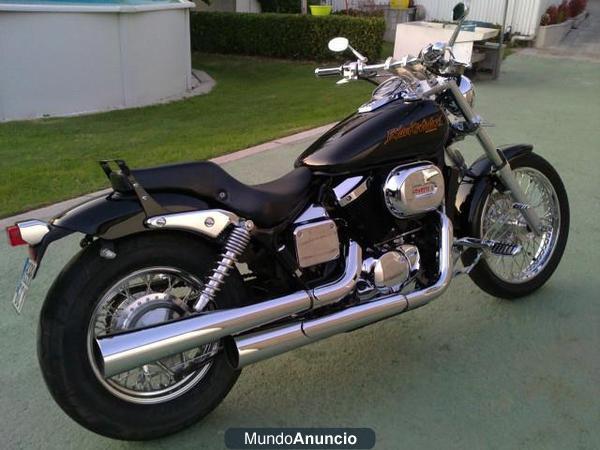 Honda VT 750 black widow