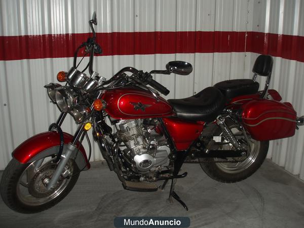 VENDO MOTO CUSTOM 125 CC ROJA