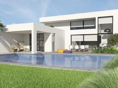 Chalet con 3 dormitorios se vende en Marbella, Costa del Sol