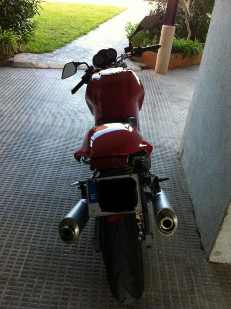 Se vende Ducati monster 620 i.e del 2002