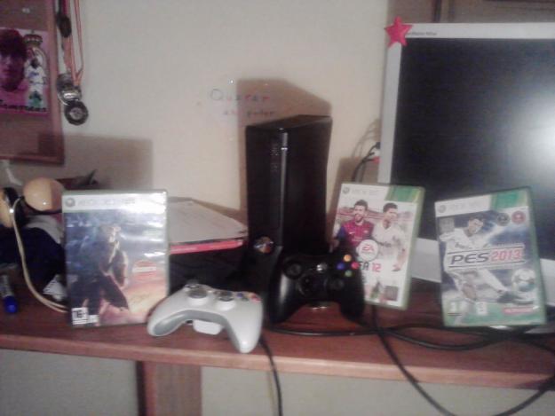 Xbox 360 + FIFA 12 + PES 2013 + HALO 3+ dos mandos