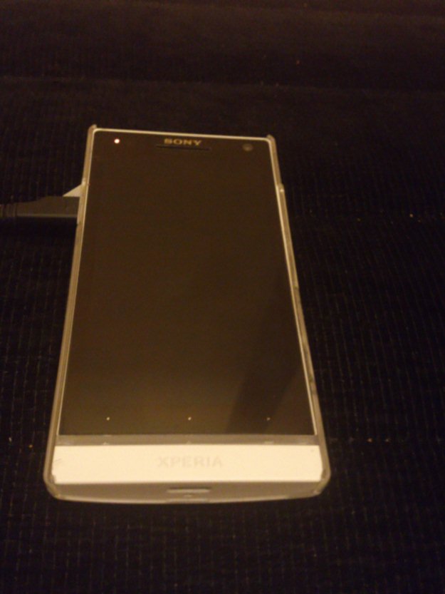 XPERIA S orange negro y otro blanco