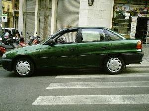 Venta de coche Opel ASTRA 1,6 16V CDX SEDAN '96 en Barcelona