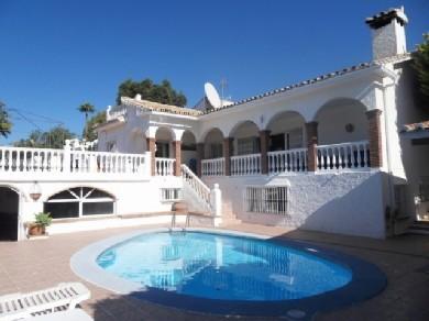 Chalet con 5 dormitorios se vende en Mijas Costa, Costa del Sol