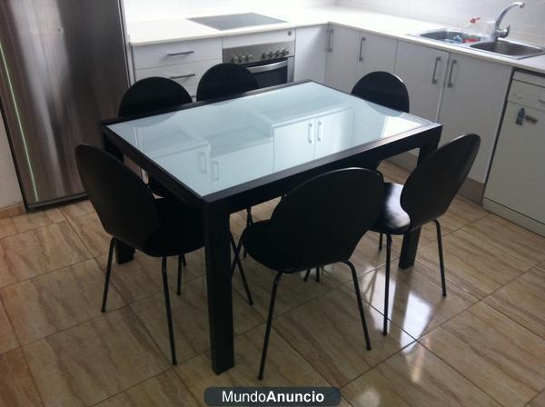 Mesa de comedor moderna