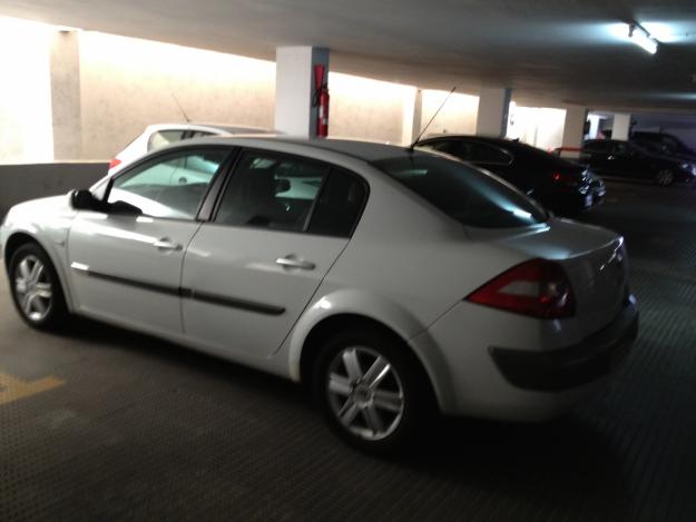 RENAULT Megane 1.6 Sedan  Color Blanco Año 2005 km 86.000