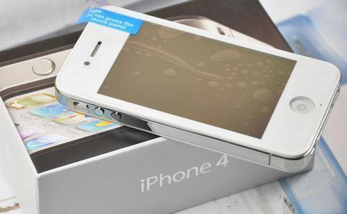 Brand  unlock Apple IPhone 4g 32gb.........200