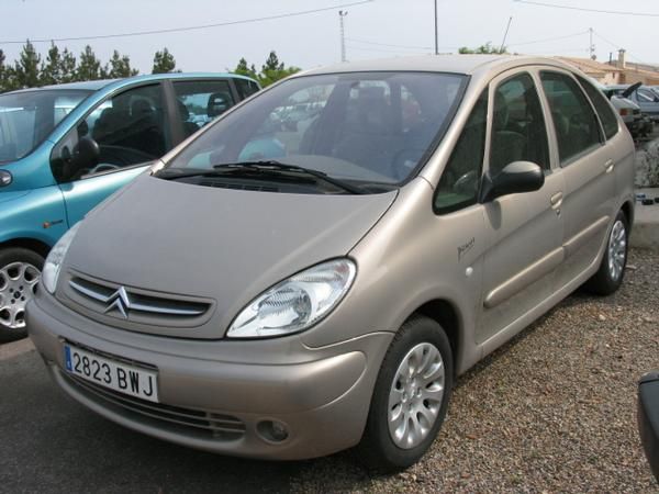 CITROEN XSARA PICASSO 2.0 HDI 90 CV con el interior en bicolor