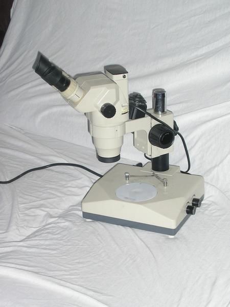 SE VENDE MICROSCOPIO