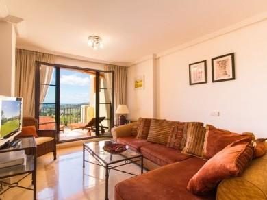 Apartamento con 2 dormitorios se vende en Marbella, Costa del Sol