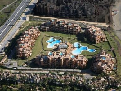 Apartamento con 3 dormitorios se vende en Estepona, Costa del Sol