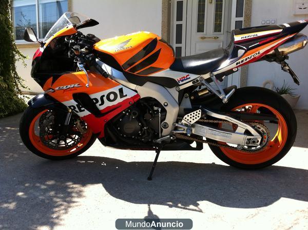 CBR 1000 RR  Réplica Repsol