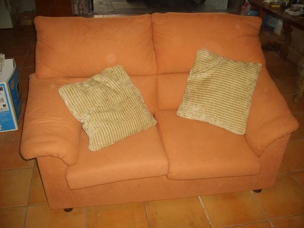 SE VENDE INCREIBLES SOFAS 3 + 2