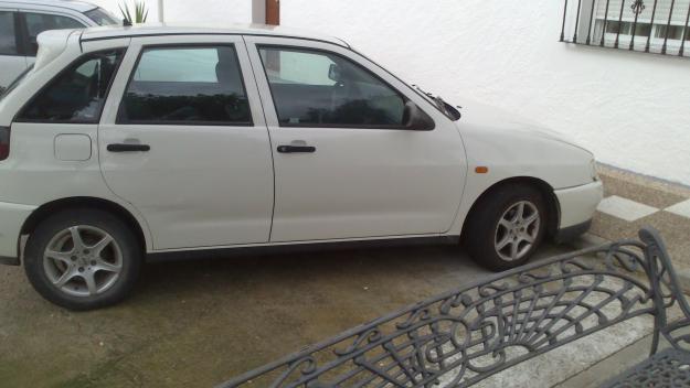 Vendo Seat  Ibiza 1.9 diesel con 140000 Km.