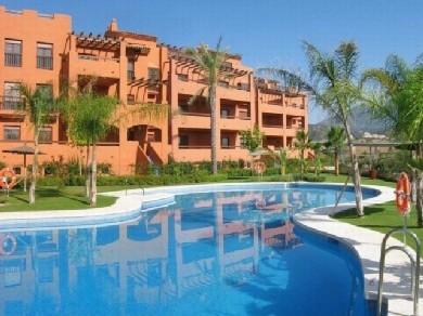 Apartamento con 2 dormitorios se vende en Benahavis, Costa del Sol