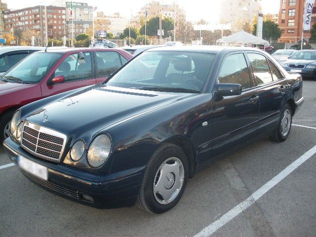 MERCEDES E 220 Diesel Avantgarde