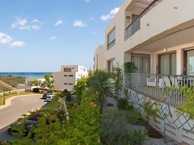 Apartamento con 3 dormitorios se vende en Marbella, Costa del Sol