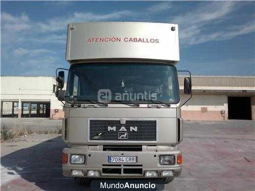 camion jaula para transportar 6 caballos