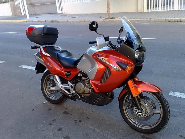 Urge vender Honda varadero 1000 solo 1990 Euros!!!