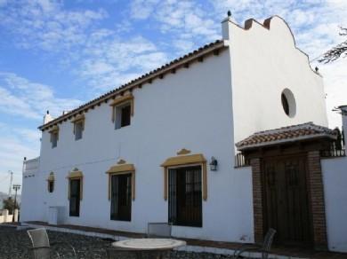 Chalet con 3 dormitorios se vende en Alhaurin el Grande